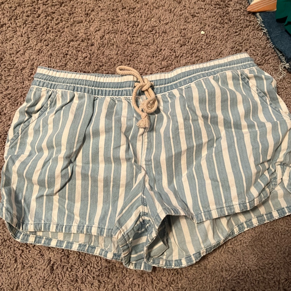 Aerie size medium shorts with pockets